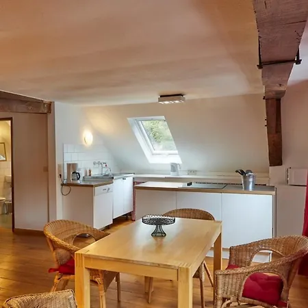 Quellenhof - Wohnen Im Denkmal - Burg *