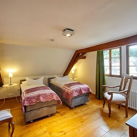 Quellenhof - Wohnen Im Denkmal - Burg Apartman