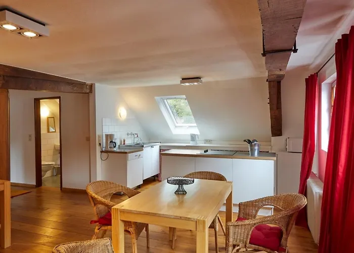 Quellenhof - Wohnen Im Denkmal - Burg *