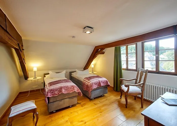 Quellenhof - Wohnen Im Denkmal - Burg Appartamento